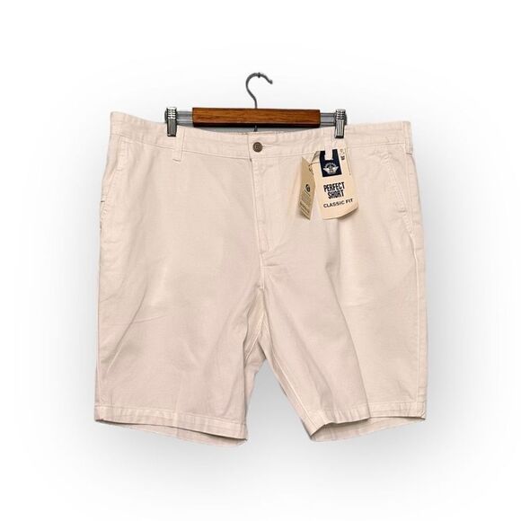 Dockers new with tags white classic fit shorts size 42 - Picture 1 of 7